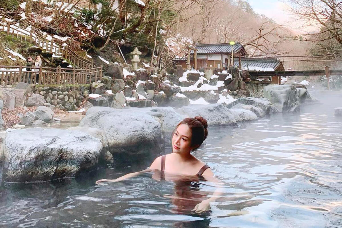 Ngâm tắm Onsen Nhật Bản (Nguồn: sưu tầm)